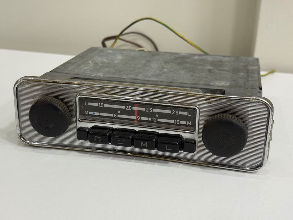 Оригинален радио касетофон за VW Beetle / Karmann Ghia Blaupunkt