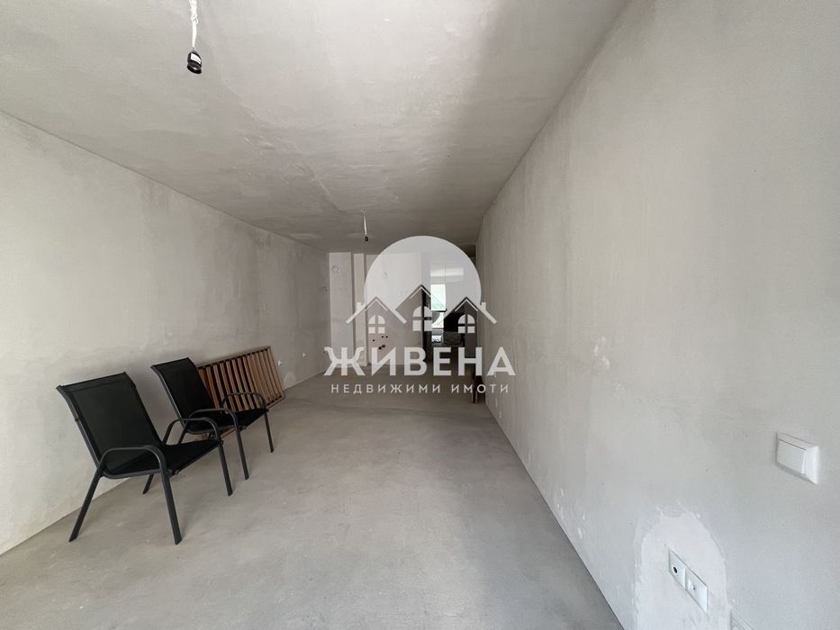 Продава се Двустаен апартамент в Варна, Колхозен пазар - 80 кв.м за 2107 €/кв.м - Снимка #1