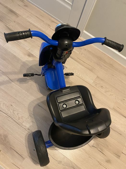 Трехколесный велосипед