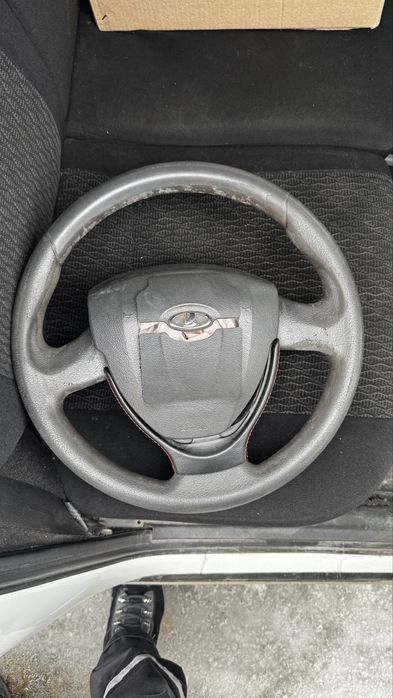 Руль приора 2 в хорошем состоянии
