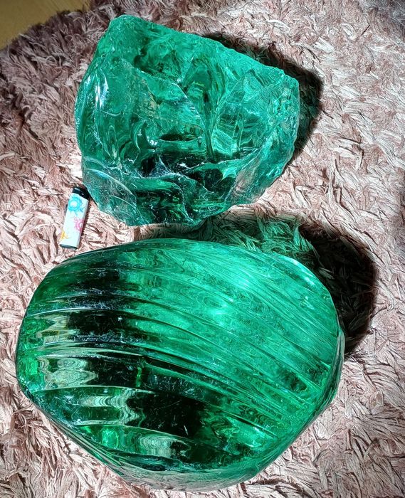 Стеклянный чудо камень