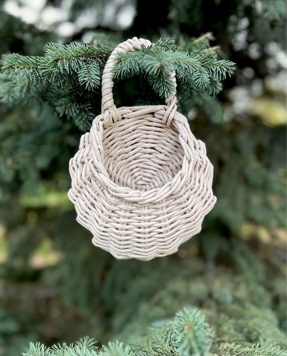 Продам плетеные корзинки, елки, тыквы и другие изделия из эколозы