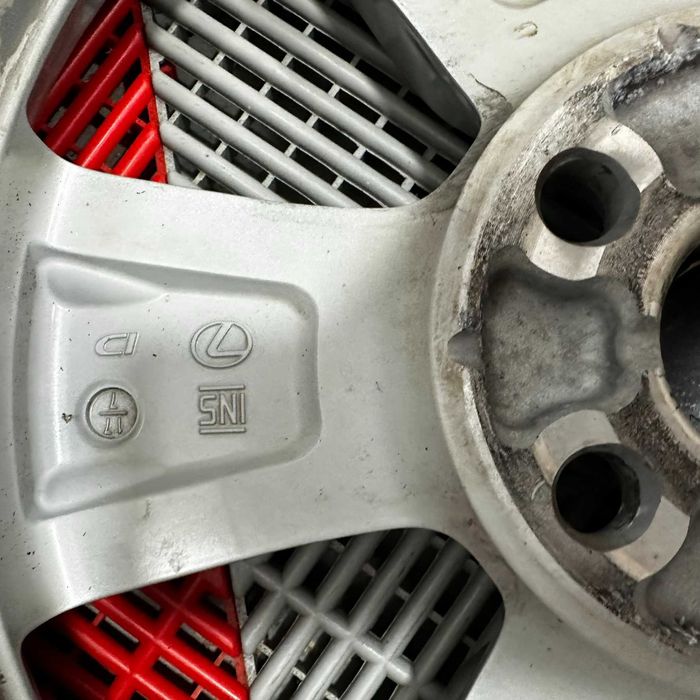 Janta Lexus UX 17 originala R 17 215 60 17