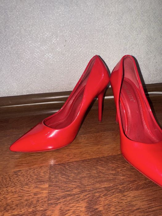 почти новые туфли и кеды