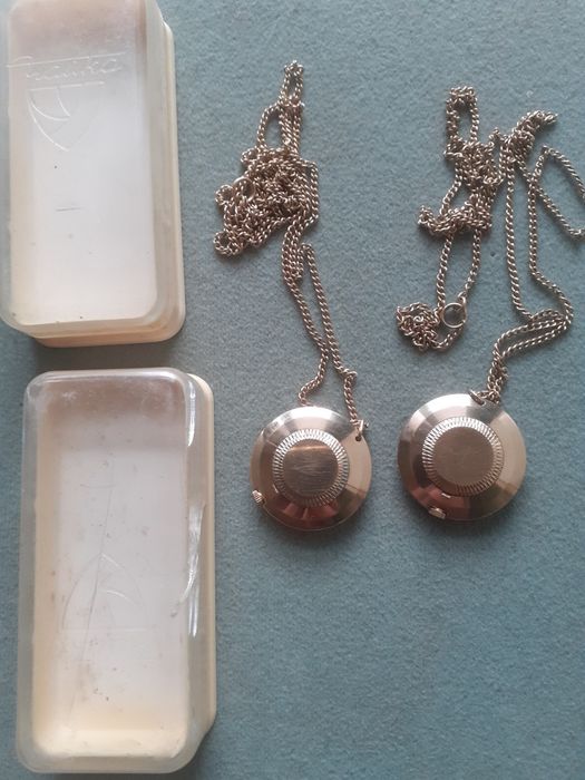 Часовник медальон Слава.