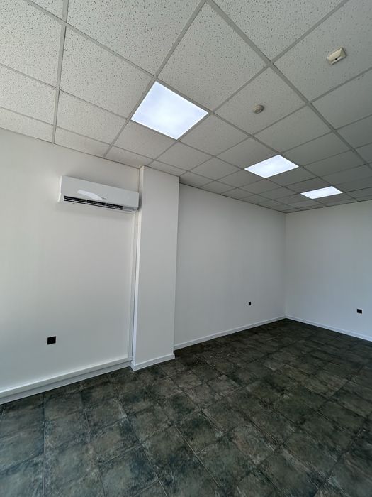 Дава се под наем Магазин в Казанлък - 60 кв.м за 612 € - Снимка #2