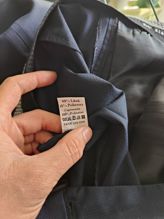 Costum de lână subțire , M