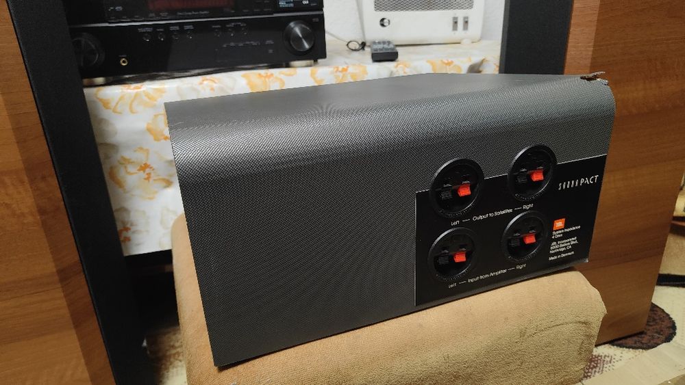 Тонколони JBL BALBOA 30