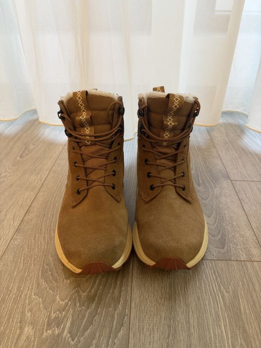 Bocanci UGG Miwo Utility Weather Chestnut Ghete