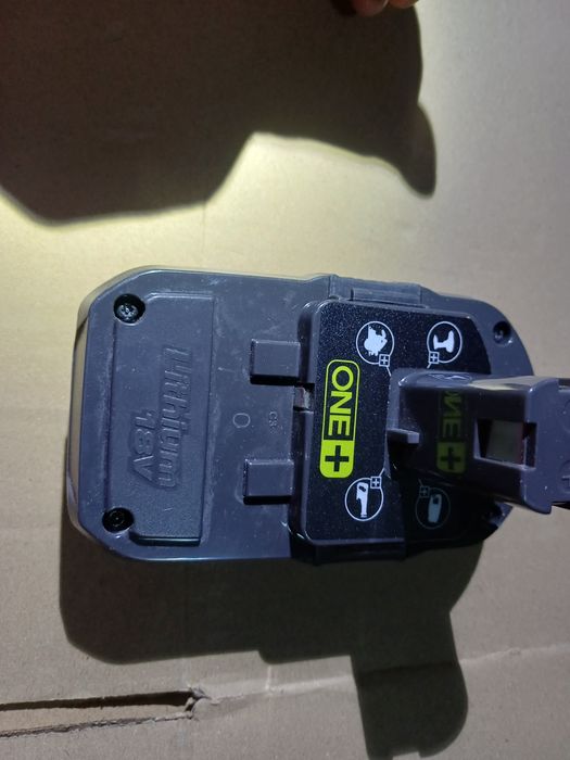 Baterie Ryobi 18v in stare buna
Este testata