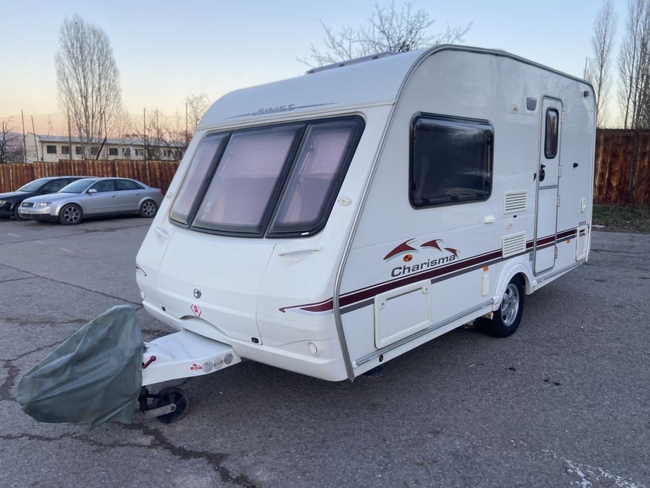 Каравана Swift двуместна