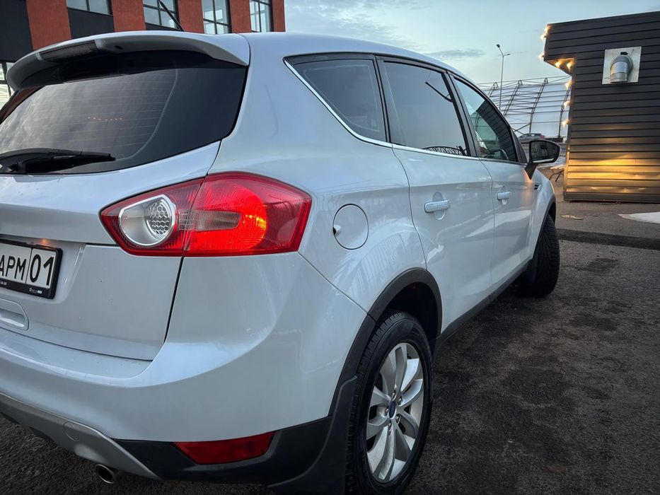 Продам ford kuga 2012
