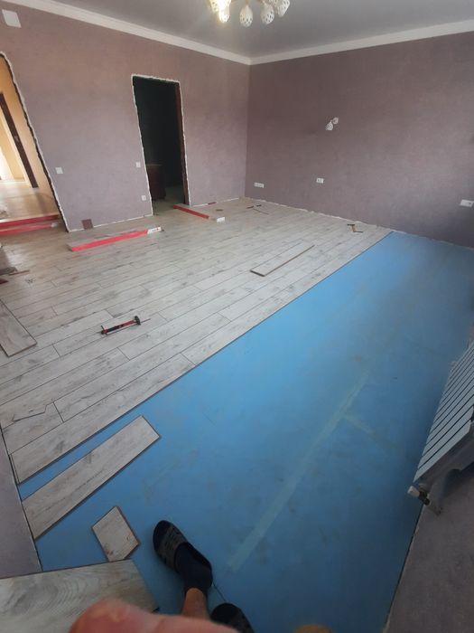 Штукатурка и левкас, ламинат