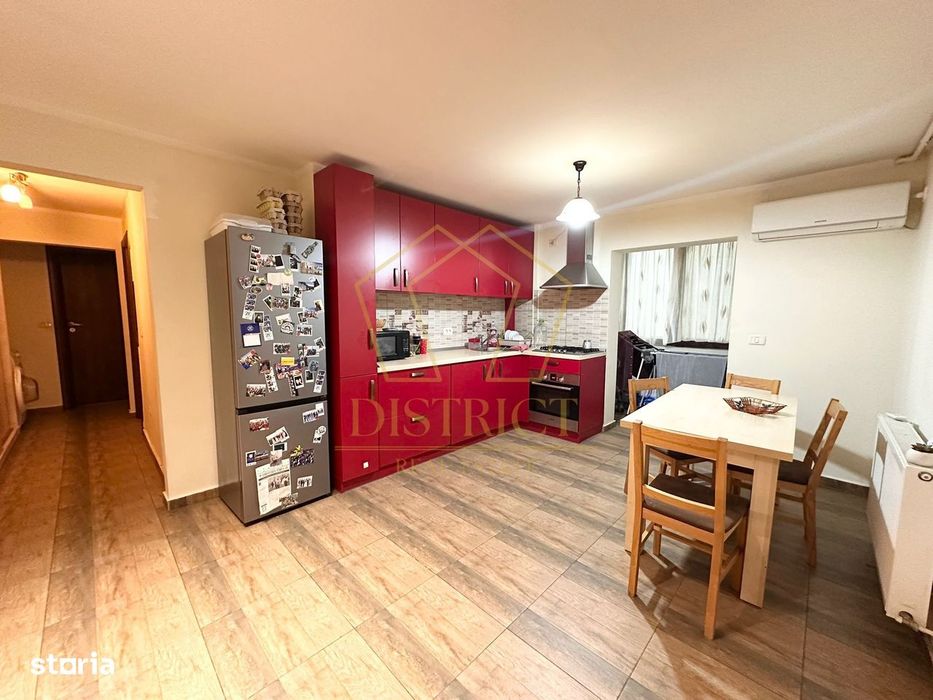 Apartament spatios cu 3 camere | Calea Sagului