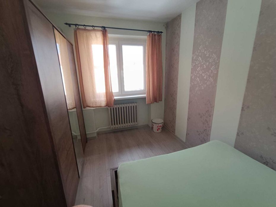 Apartament cu 3 camere de vânzare în cartierul Revoluției