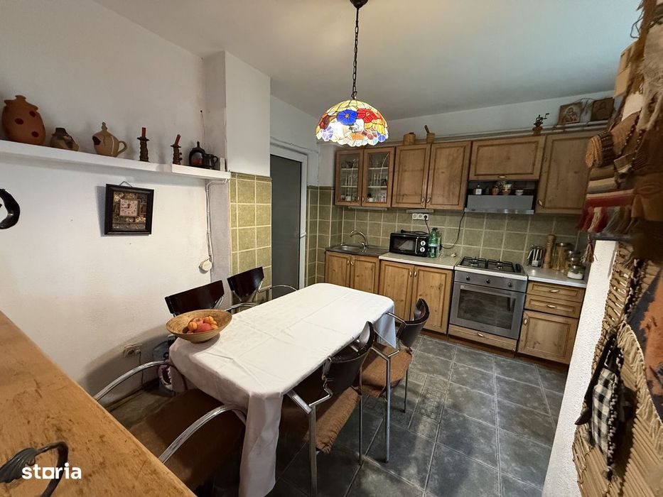 Apartament 3 camere zona Piata Centrală