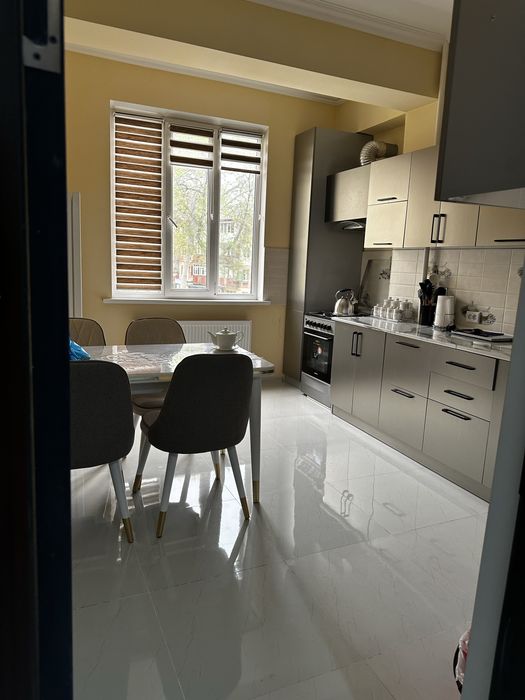 ҚИЗларга квартира ижарага. ОИЛАЛИЛИ ва ЎҒИЛ БОЛАларга эмас.