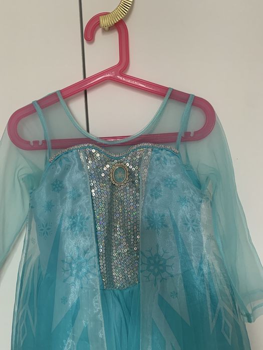 Платье Эльзы бренда H&M