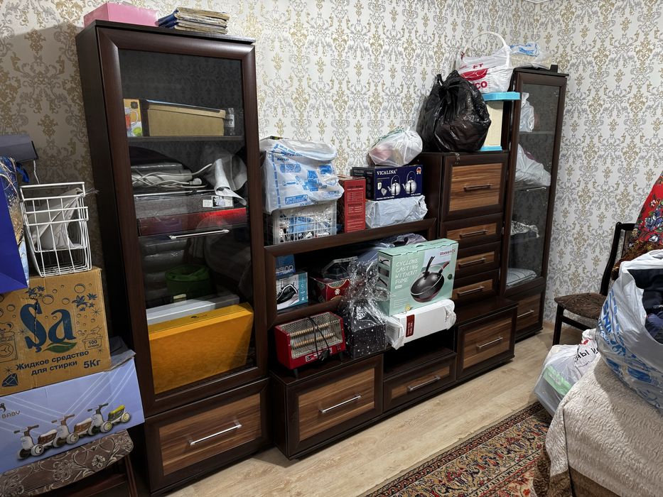 Продается стенка для гостинной с тв зоной