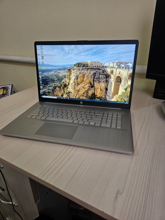 Ноутбук НР (ssd 512гб)