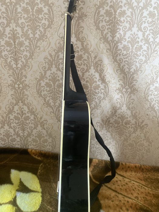 Продам гитару агнетху