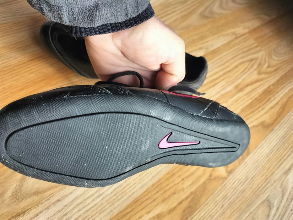 Adidas, tenesi -Nike /balenciga/Levis -noi