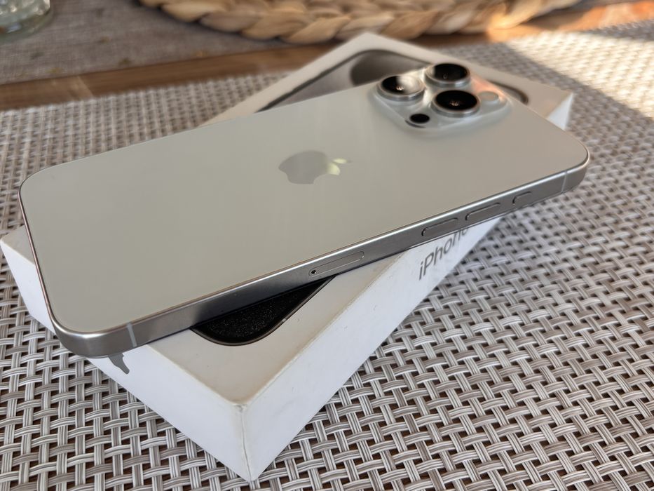 Iphone 15 pro max 256gb, с кутия и зарядно.