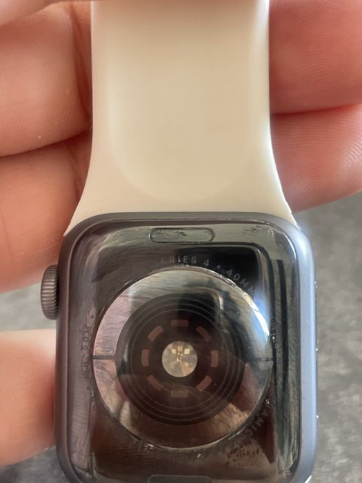 Iphone i watch sotiladi 4 40 mm