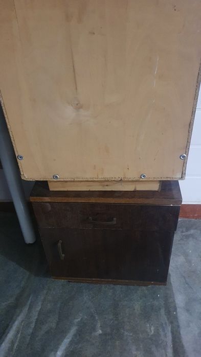 Нощни шкафчета 2 бр и кухненски