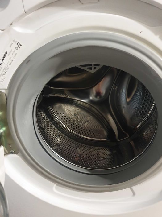 Mașină de spălat cu foarte puțin uz