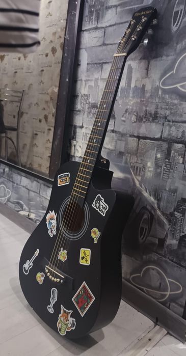 Гитара акустическая