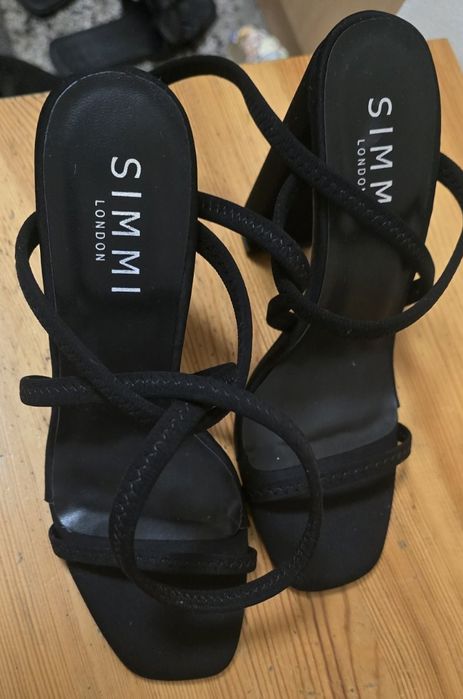 Нови. Дамски оригинални сандалки.  SIMMI LONDON