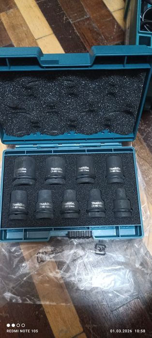 Ударный гайковёрт Makita,с набором ударных головок.