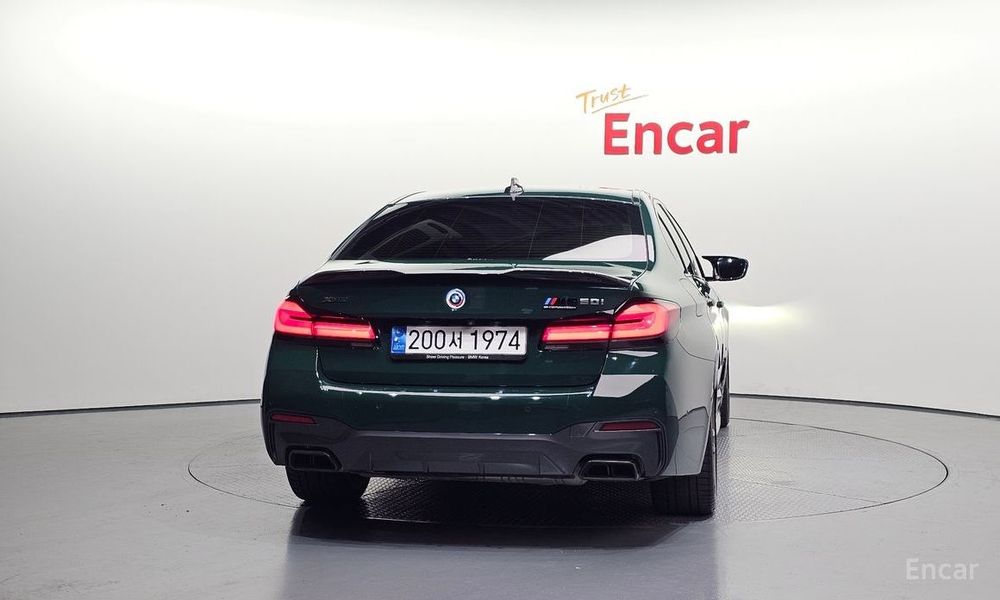 BMW M550i xdrive (2021)