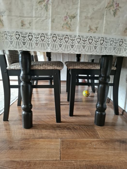 Стол  и  6 стульев