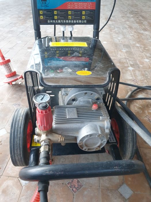 Karcher   220 ga ishlaydi