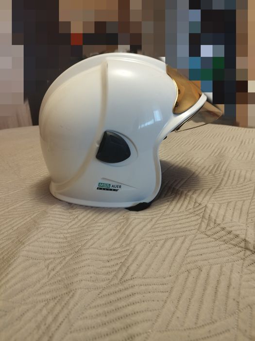 Пожарникарска каска