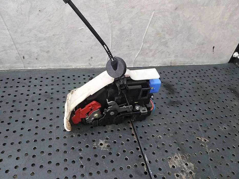 Broasca usa stanga fata vw golf 6 5k