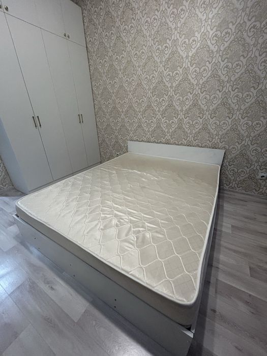 Двухспальный кровать