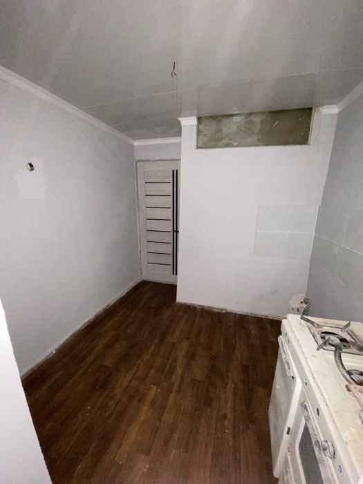 Продается 2х комнатная квартира с ремонтом(огромный балкон имеется) |