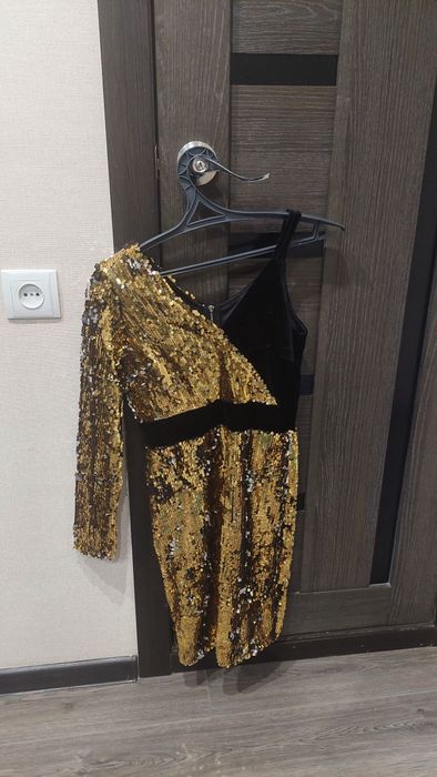 продам вечерние платья