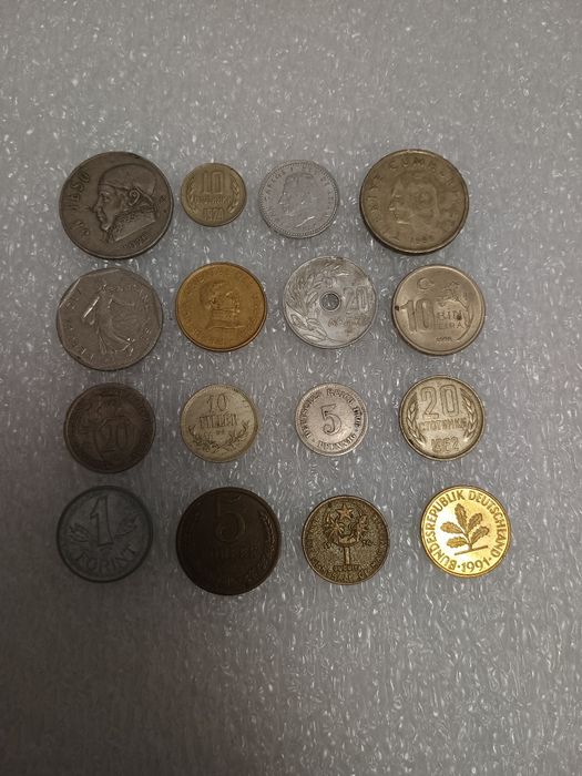Vând lot 16 monede străine, stare foarte buna!!
