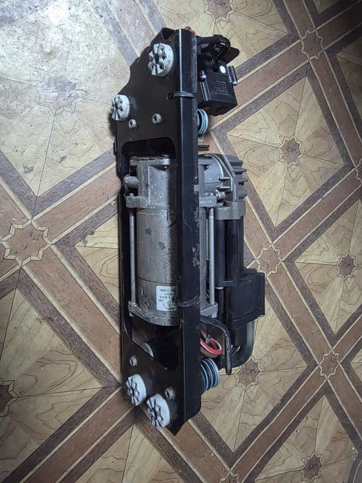 Compresor perne aer spate BMW seria 5 f11