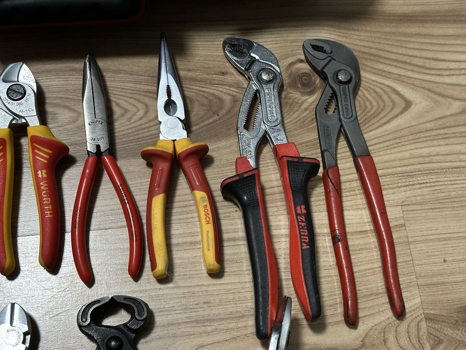 Куфар с инструменти