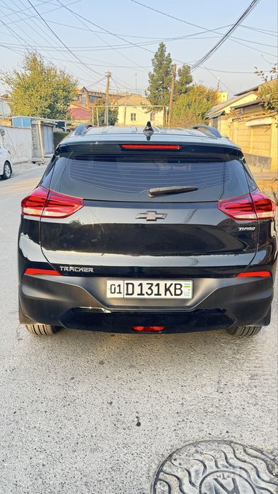 Trecker-2 LS 2023 Rangi qora 40 000 km yurgan