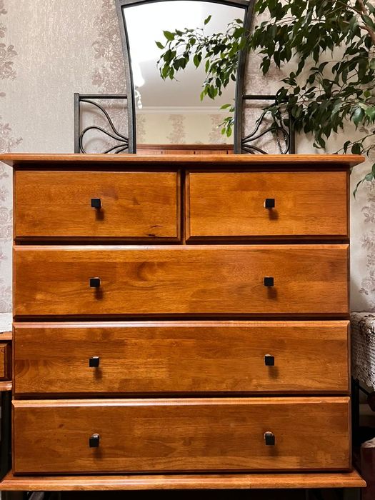 Спальный гарнитур