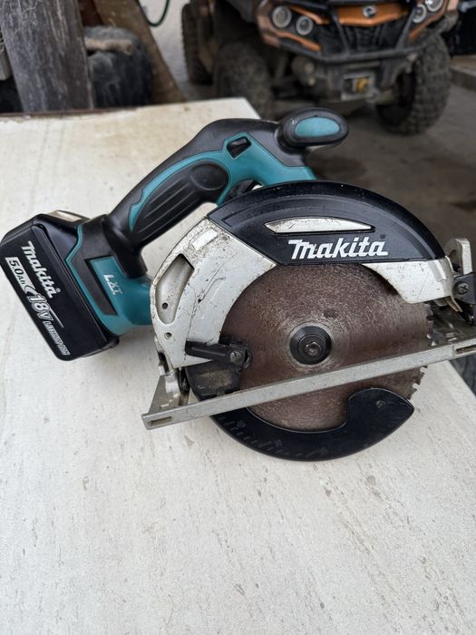 Circular de mana cu acumulator Makita
