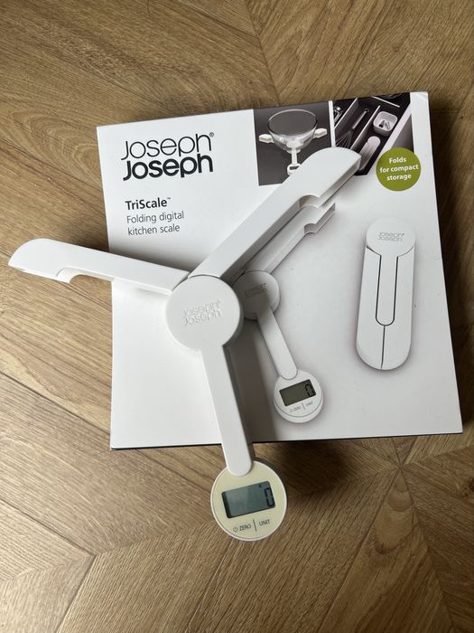 Дигитална кухненска везна TRISCALE, бяла, Joseph Joseph