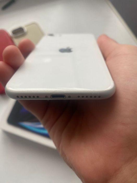 Айфон SE хорошем состояания
