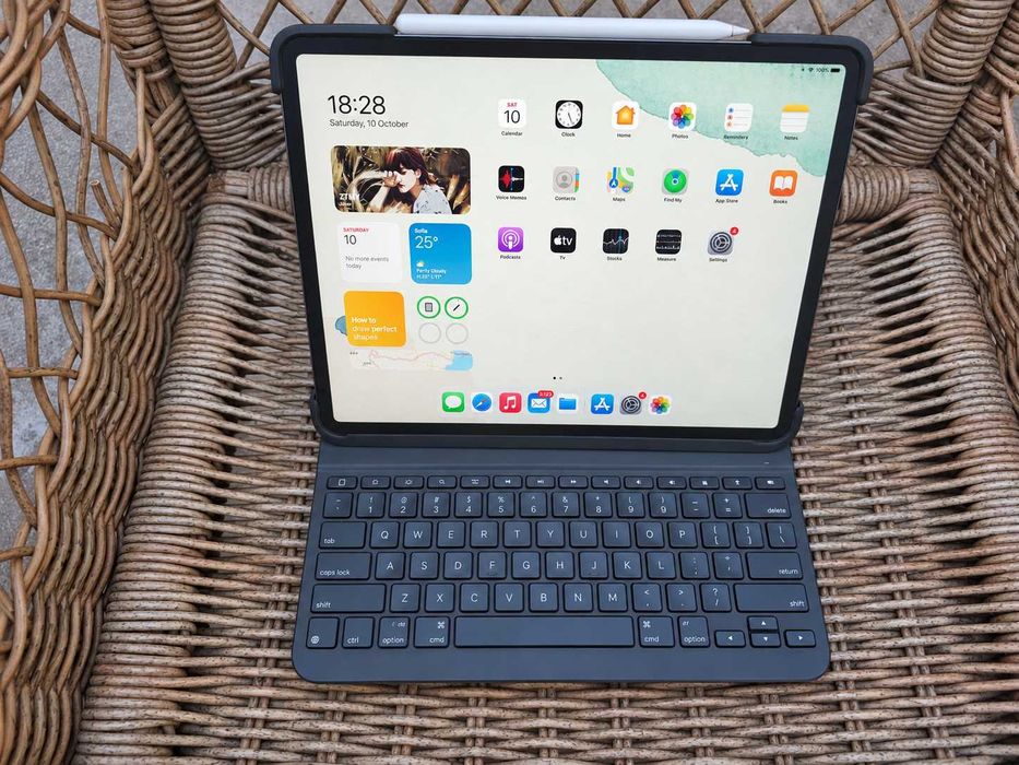 Apple iPad Pro 12.9 (3rd Gen) + писалка + клавиатура